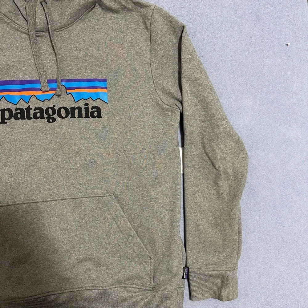 Patagonia P-6 Logo Uprisal Hoody Stretch Gravel Heather‎ Grey Mens Size Medium